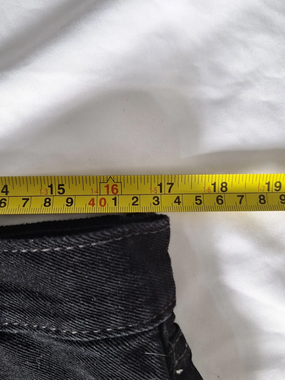 NEW Levi's 550 Relaxed Fit Men's Black Jeans Size 34X30 Denim NWT